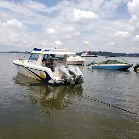 Migingo Suites Entebbe Exterior photo