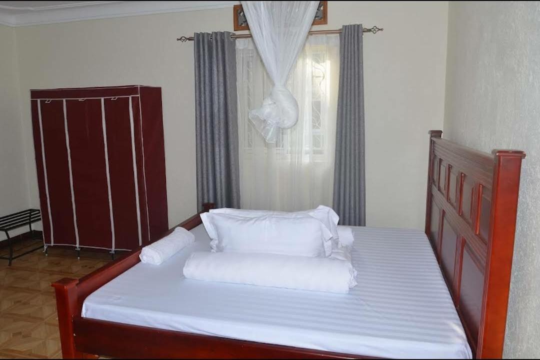Migingo Suites Entebbe Exterior photo